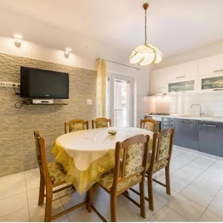 아파트 With Parking Space - 21743 *