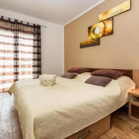 With A Parking Space - 21743 Apartment Vodice