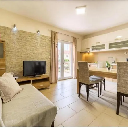 아파트 With Parking Space - 21743 *