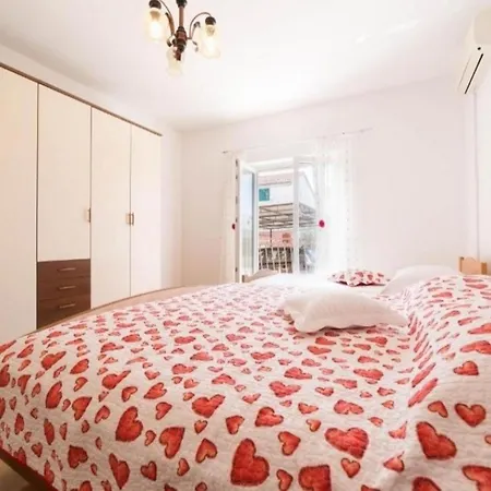 Apartment With Parking Space - 21743